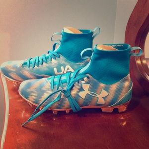 NWT sky blue under armour football cleats